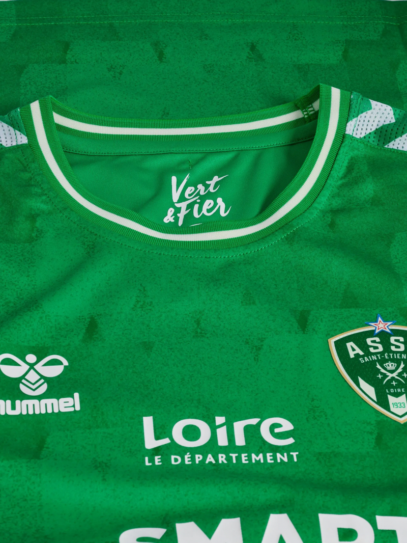 Voici le nouveau maillot de l'AS Saint-Étienne pour la saison prochaine -  France - AS Saint-Étienne - 27 Mai 2023 - SO FOOT.com