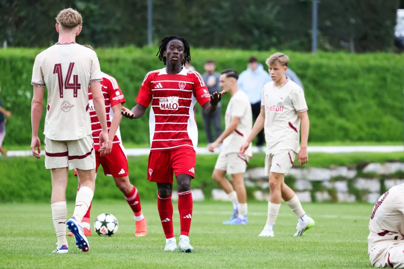 Brest, petit poisson dans l'océan de la Youth League