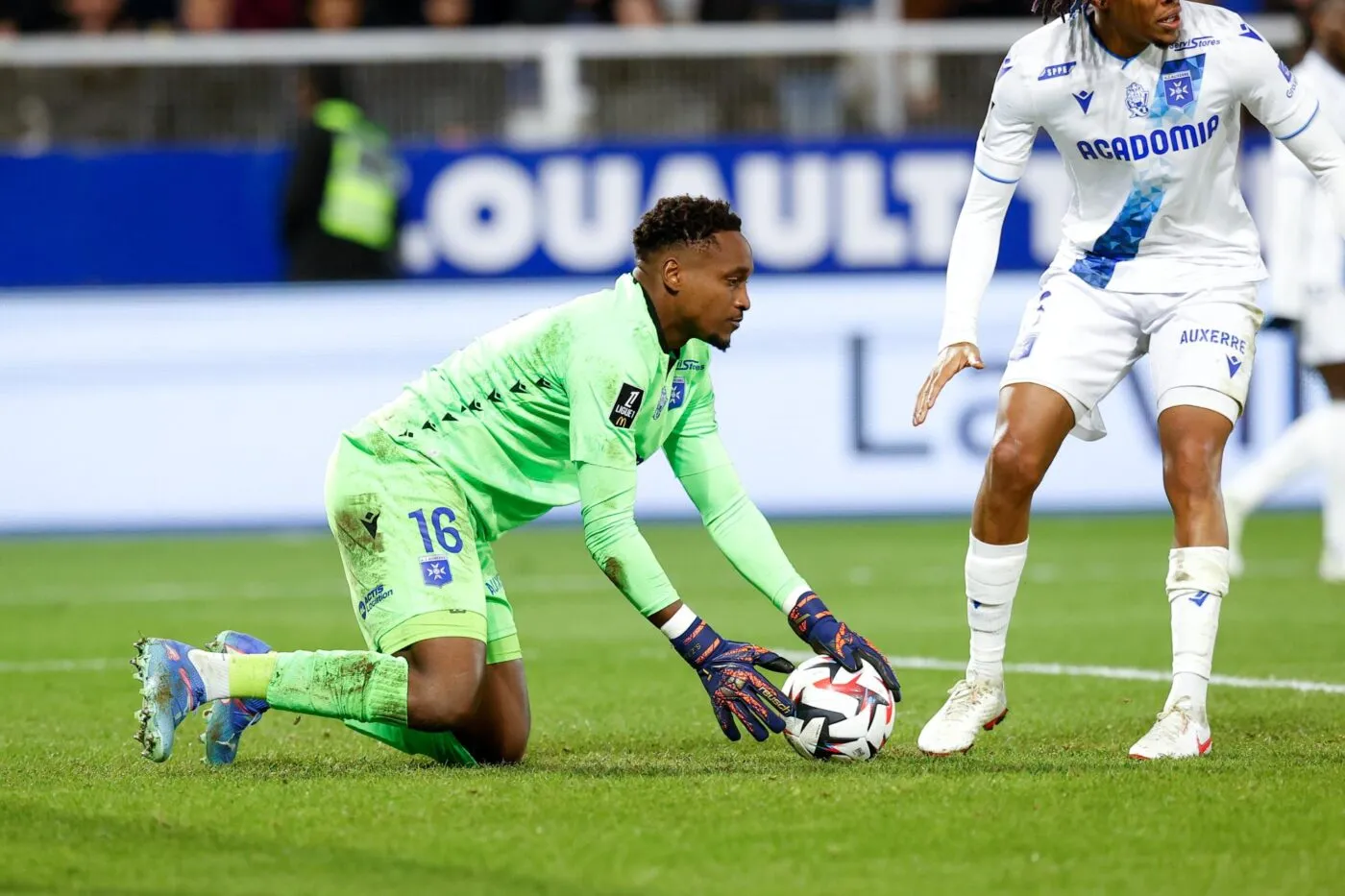 Donovan Léon, bourreau du PSG : « Les gens oublient qu’avant, j’étais numéro 2 »