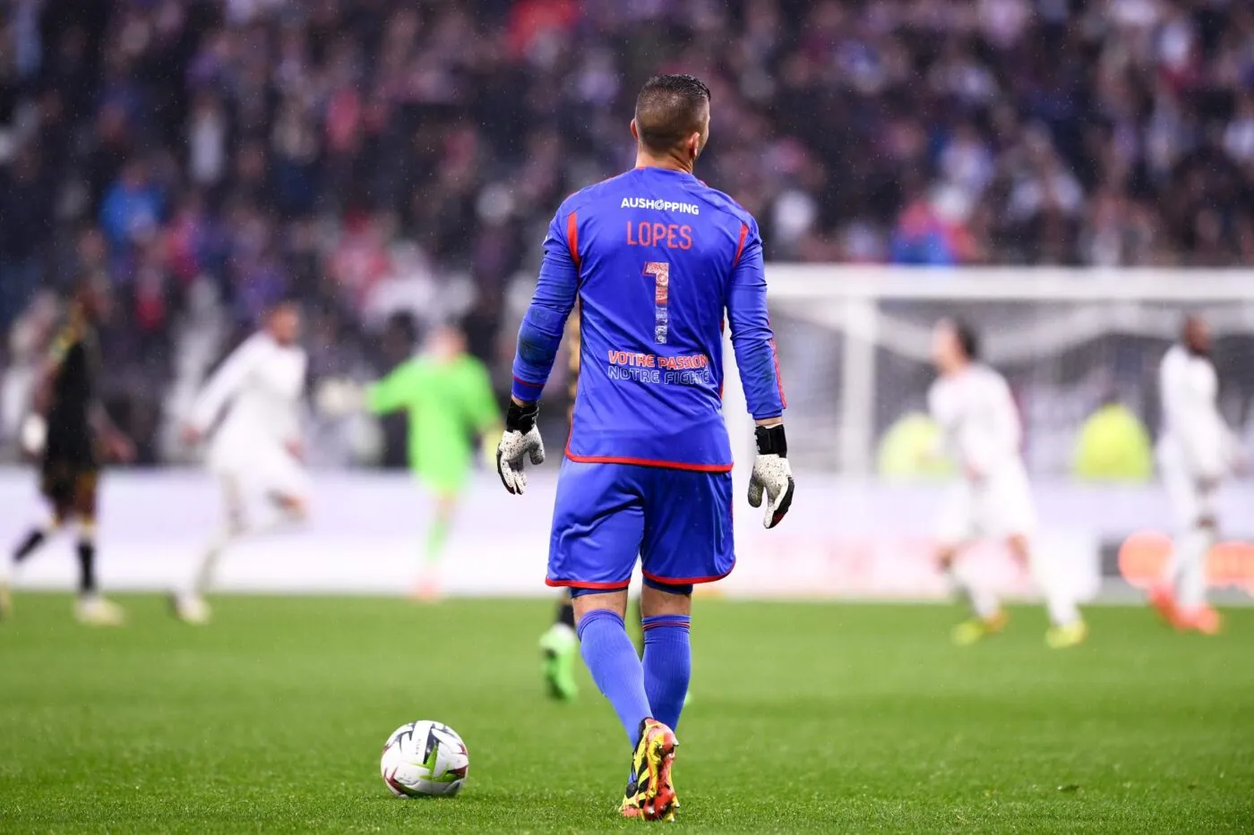 Un point de chute en Ligue 1 pour Anthony Lopes ?