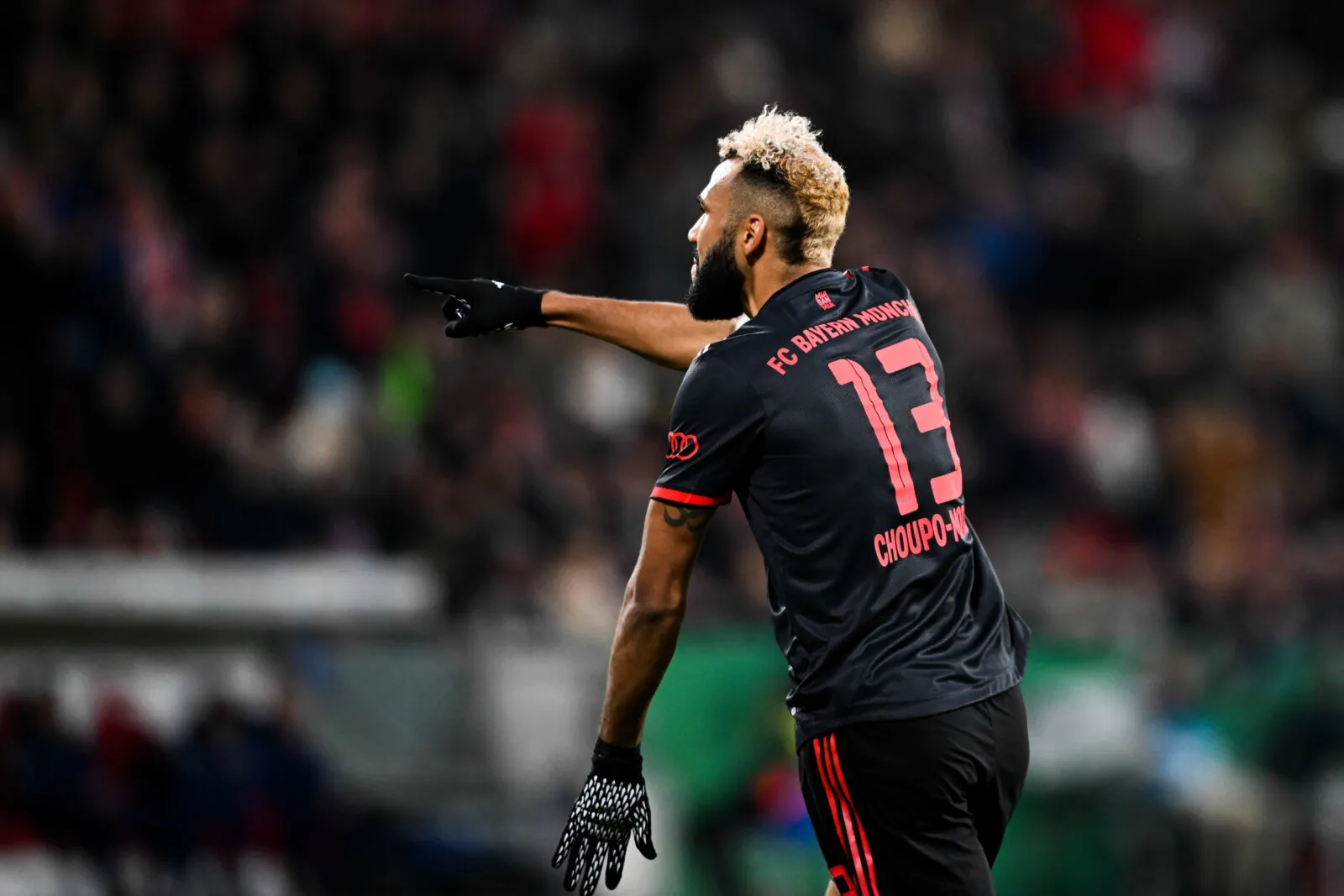 Choupo-Moting : fausse doublure, vrai neuf