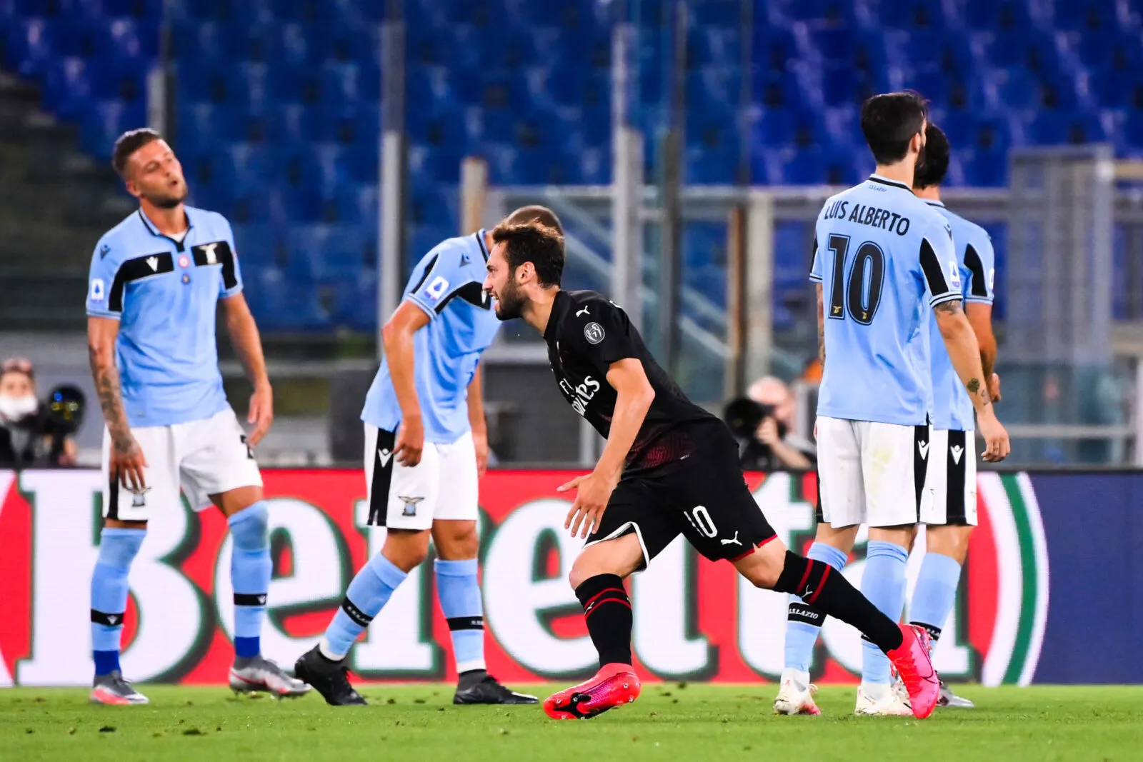 Surclassée par Milan à domicile, la Lazio a perdu sa guerre avec la Juventus avec les règles post-confinement