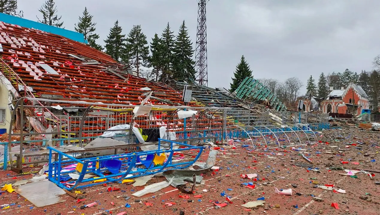 Reprise du foot en Ukraine : « On a laché 8 bombes de 500kg sur notre stade »