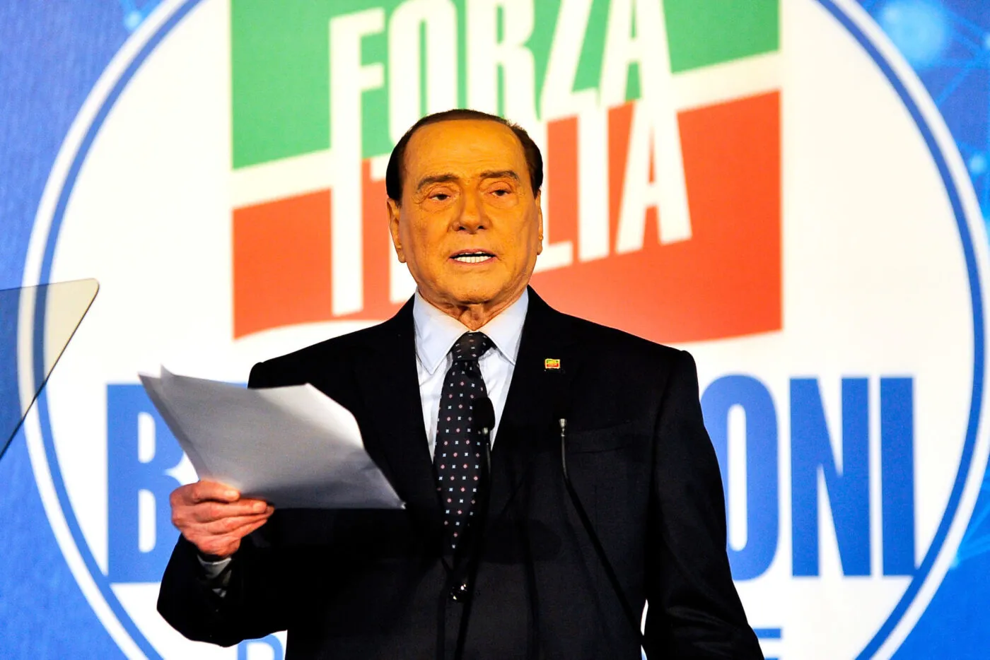 Silvio Berlusconi admis en soins intensifs 