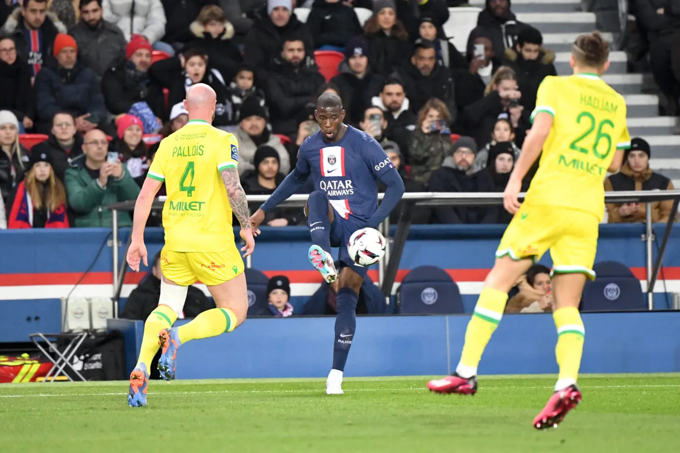 Fin De Saison Pour Nordi Mukiele - France - Paris Saint-Germain - 11 ...