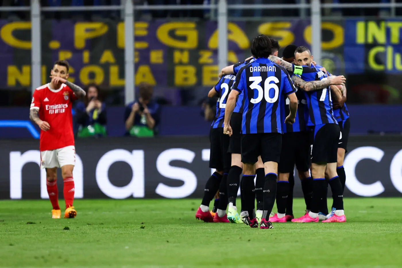 L'Inter assure face au Benfica et rejoint son cousin en demi-finale