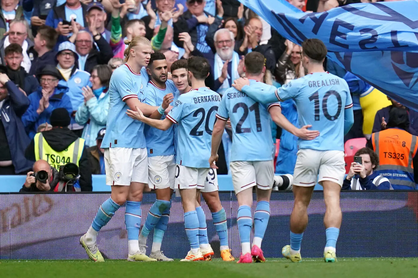 Manchester City cuisine Sheffield United grâce à Mahrez