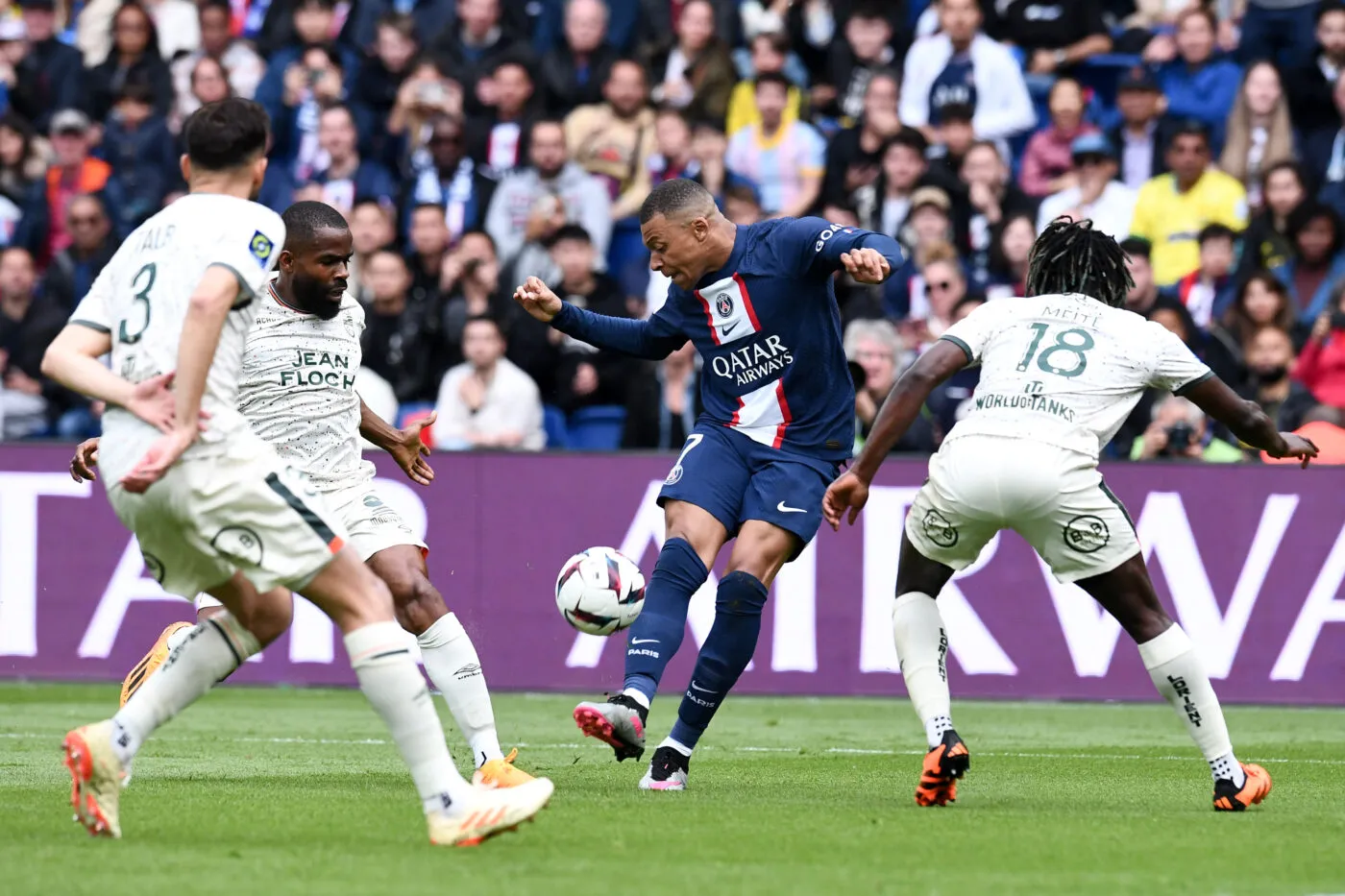 Lorient piétine le PSG et son orgueil