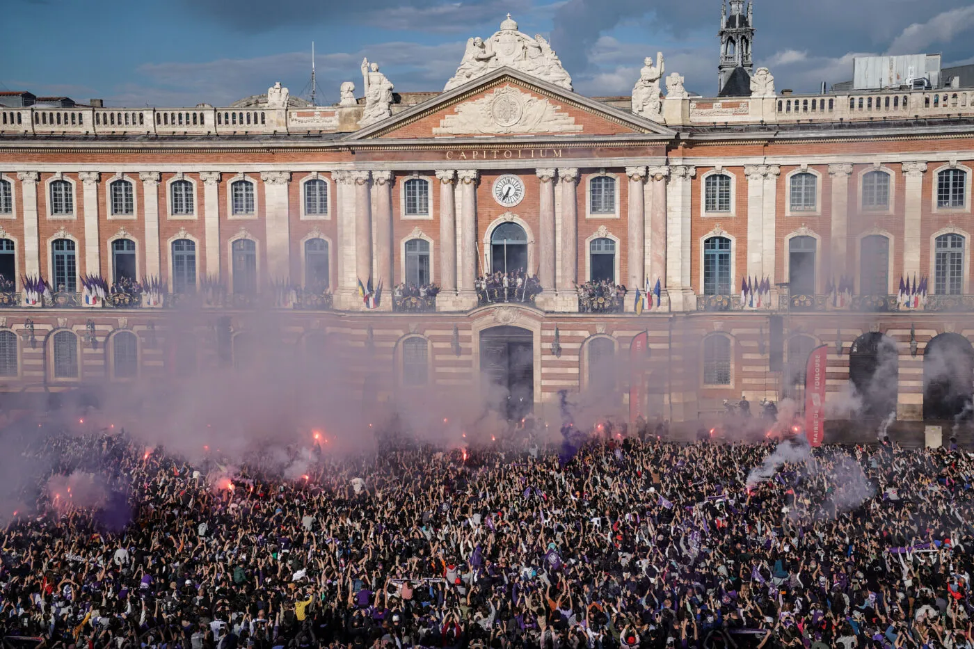 18 000 Toulousains pour fêter le retour du TFC place du Capitole