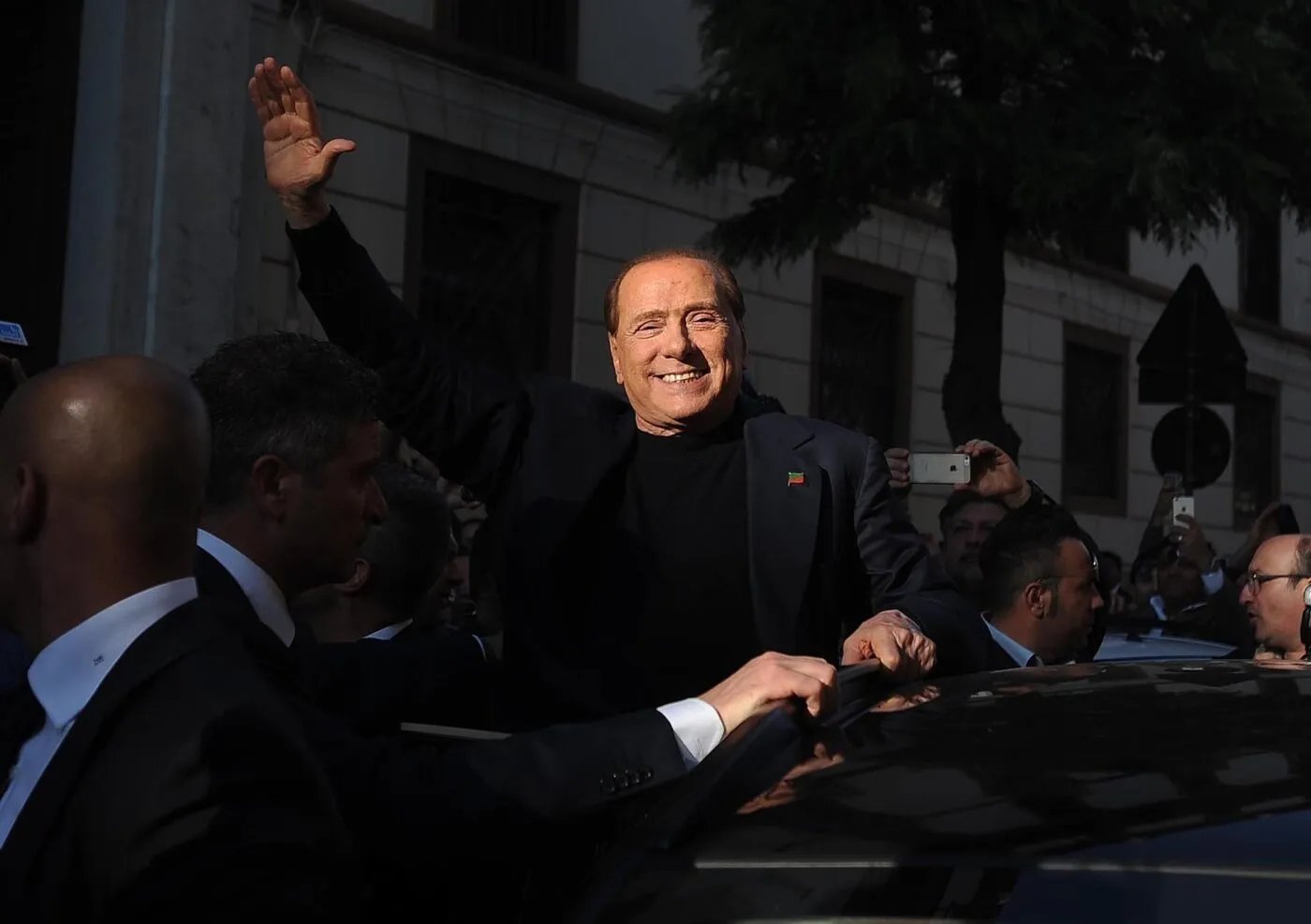 Silvio Berlusconi : le Cavalier surgit dans la nuit