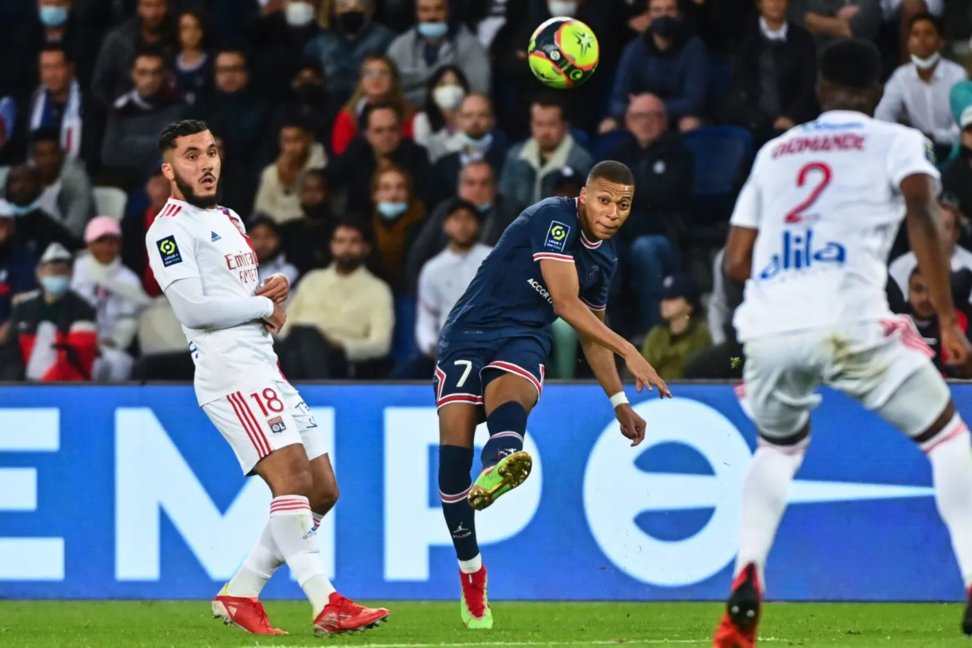 Les intérêts de Rayan Cherki bientôt gérés par la mère de Kylian Mbappé ?