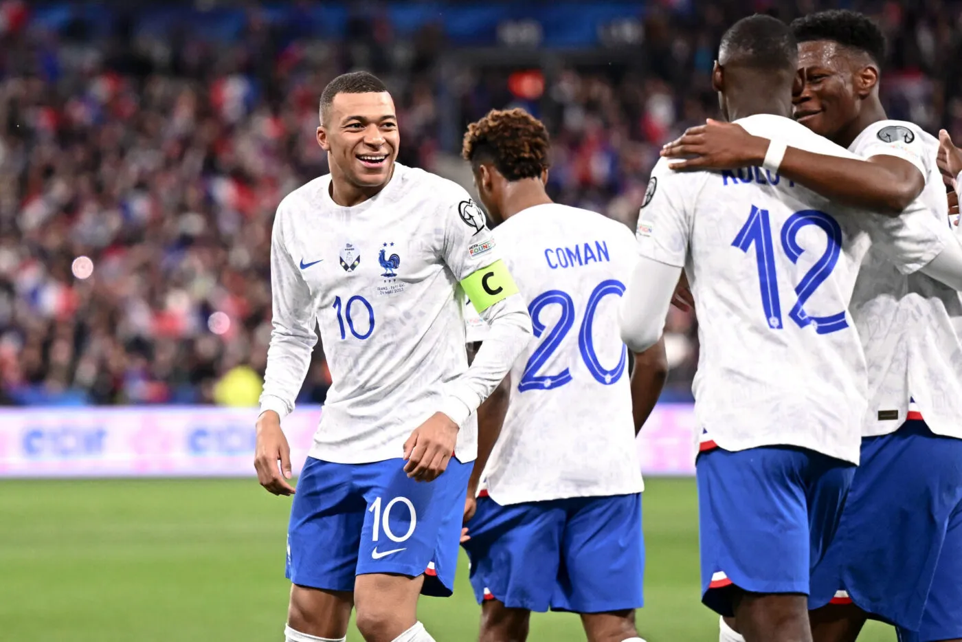 Bleus : Passer le détroit du mois de juin