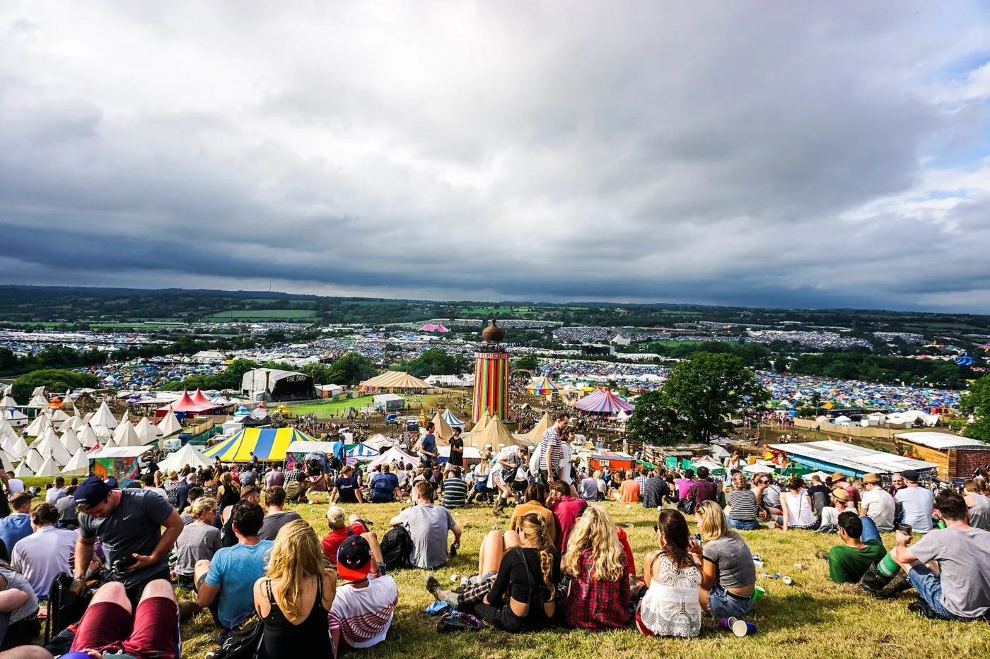 Le défilé de maillots du Glastonbury Festival