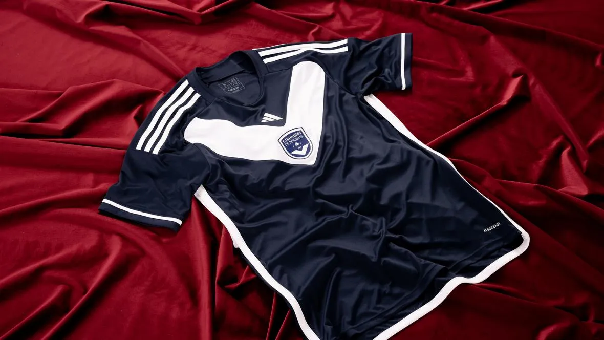 Le nouveau maillot des Girondins de Bordeaux est superbe !