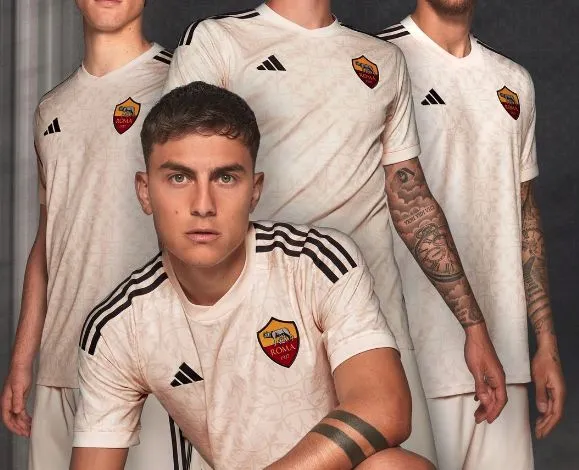 L&rsquo;AS Roma dévoile son nouveau maillot extérieur