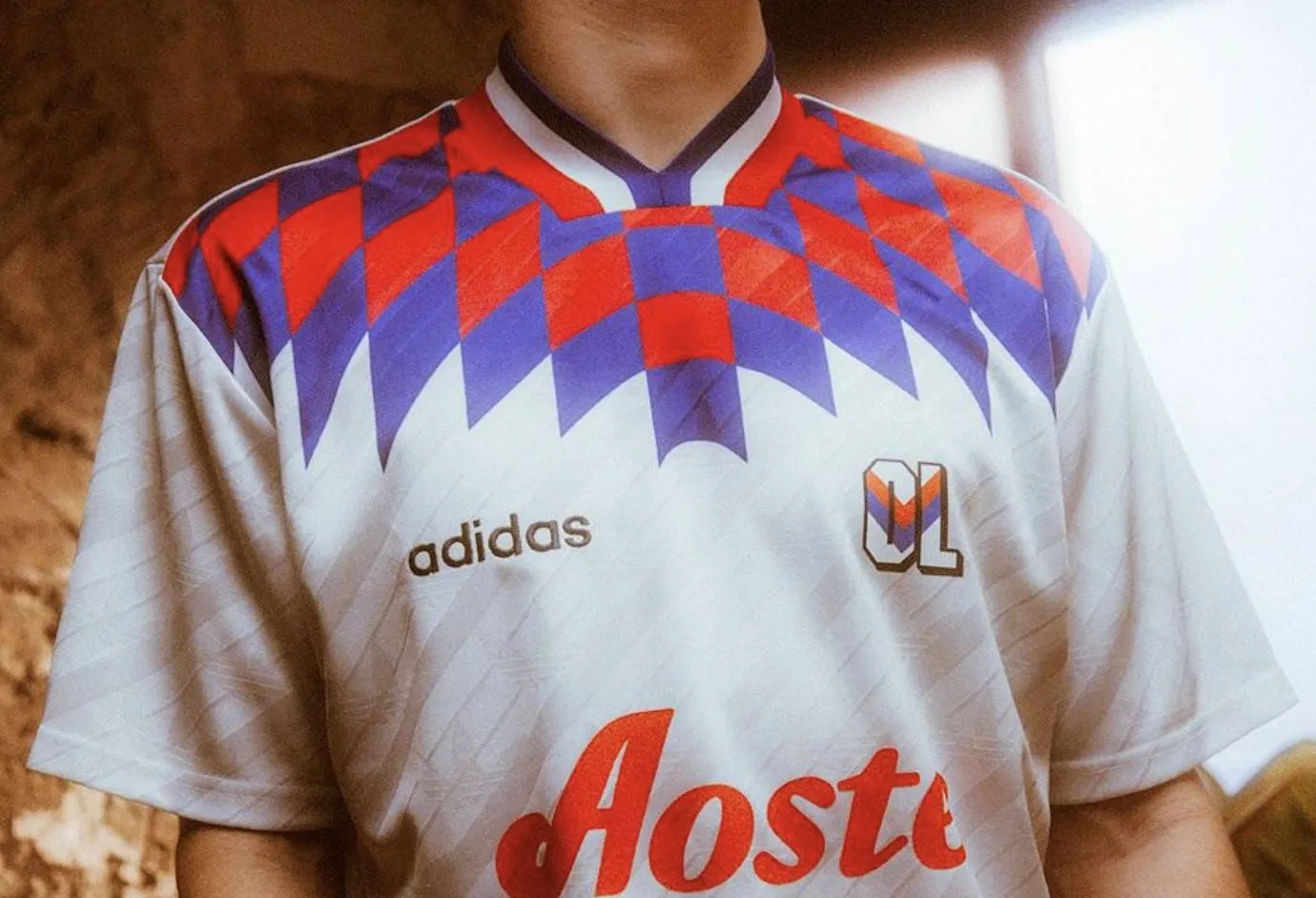 L&rsquo;OL réédite son superbe maillot de la saison 1995-1996