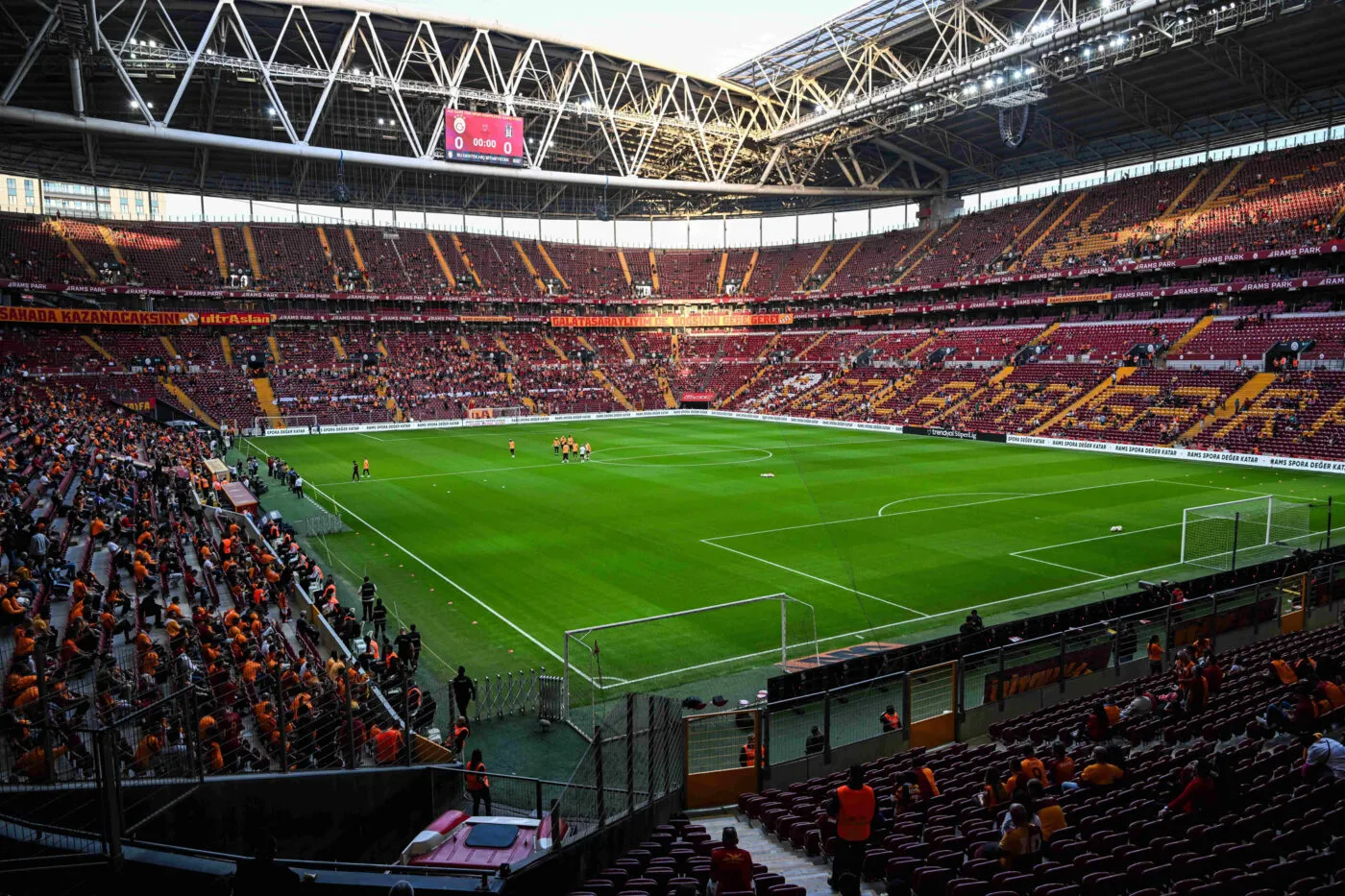 Violents affrontements entre supporters de Galatasaray et du Bayern, à Istanbul