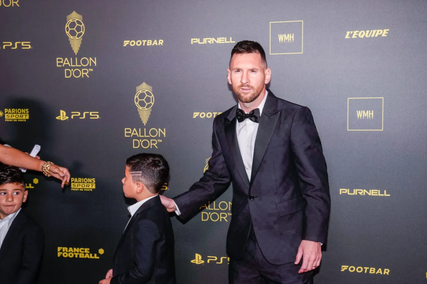 Lionel Messi remporte le Ballon d’or pour la huitième fois !