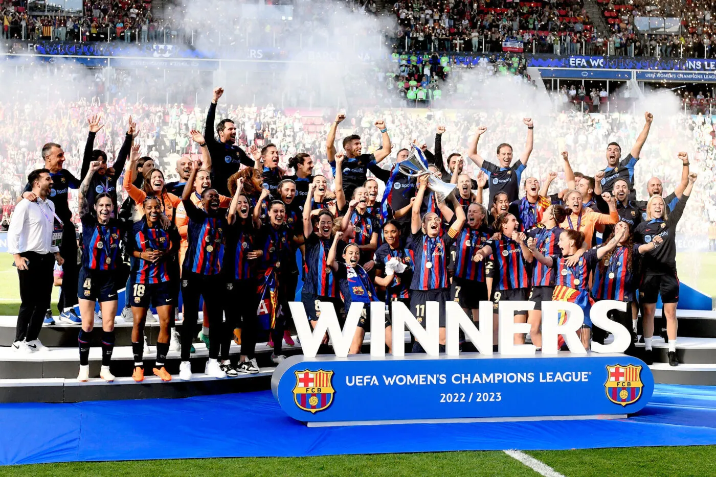 Ballon d’or 2023 : Barcelone élu club féminin de l’année, Manchester City chez les hommes