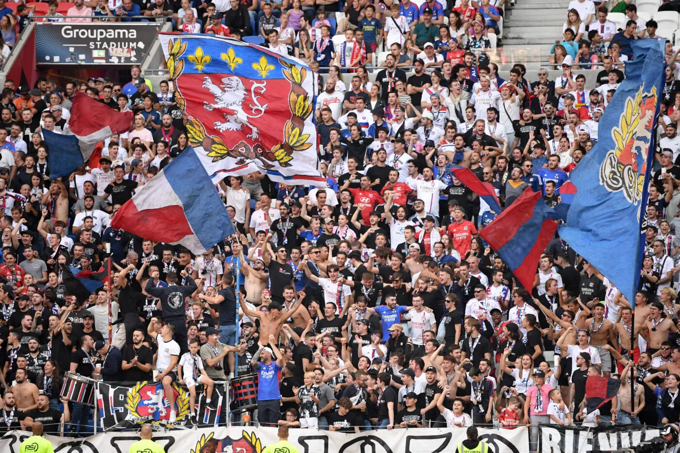 « Les racistes prennent tout le club en otage »