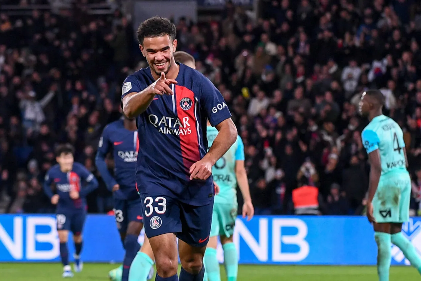 Paris domine tranquillement Montpellier et prend les commandes de la Ligue 1