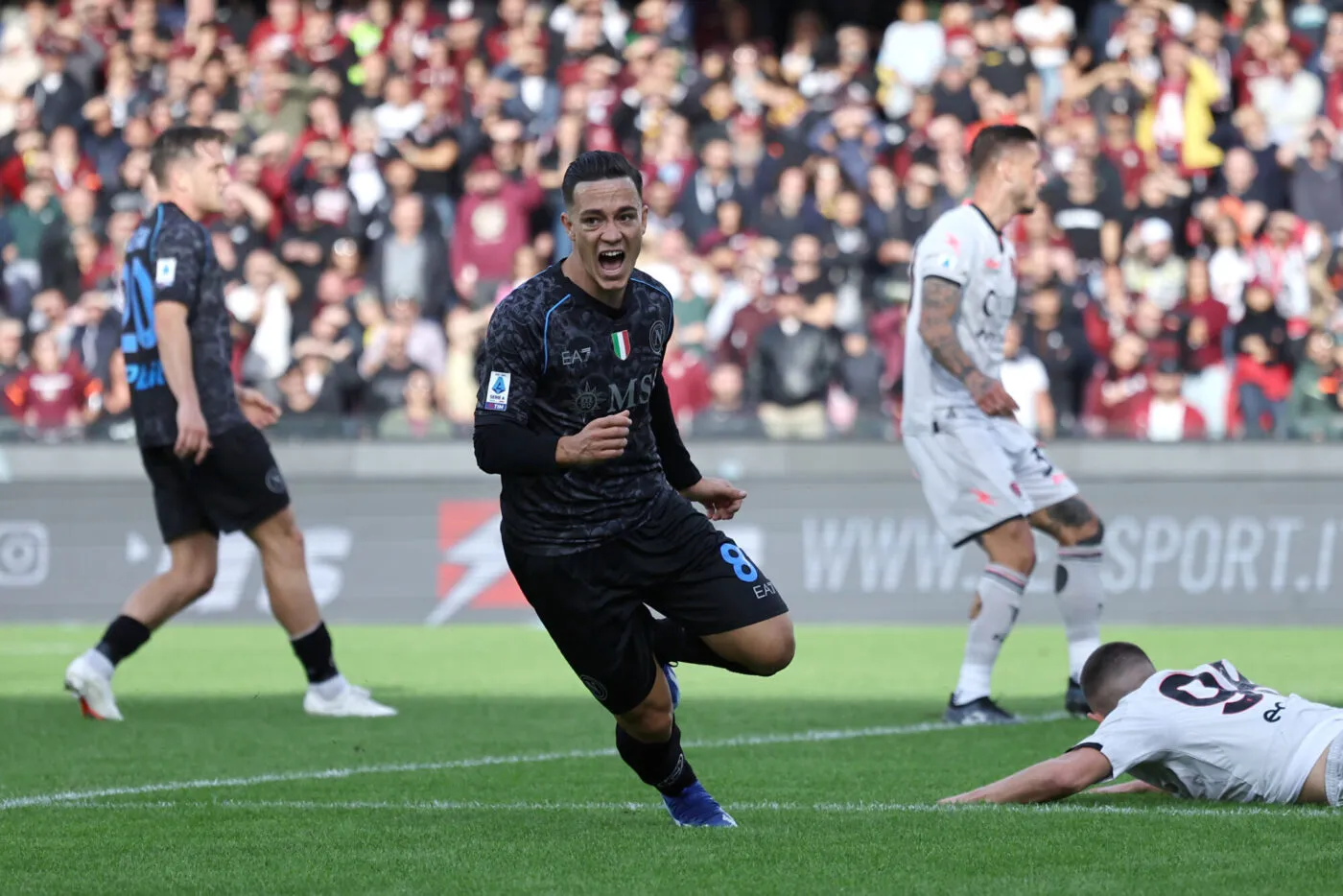 Foto Alessandro Garofalo/LaPresse 04 novembre 2023 Salerno, Italia sport calcio Salernitana vs Napoli - Campionato di calcio Serie A Tim 2023/2024 - Stadio Arechi. Nella foto: Giacomo Raspadori (SSC Napoli); esulta dopo il gol 0-1 November 04 2023 Salernitana vs Napoli - Italian Football Championship League league A 2023/2024 - Arechi stadium. In the pic: Giacomo Raspadori (SSC Napoli); celebrates after scoring 0-1 - Photo by Icon sport