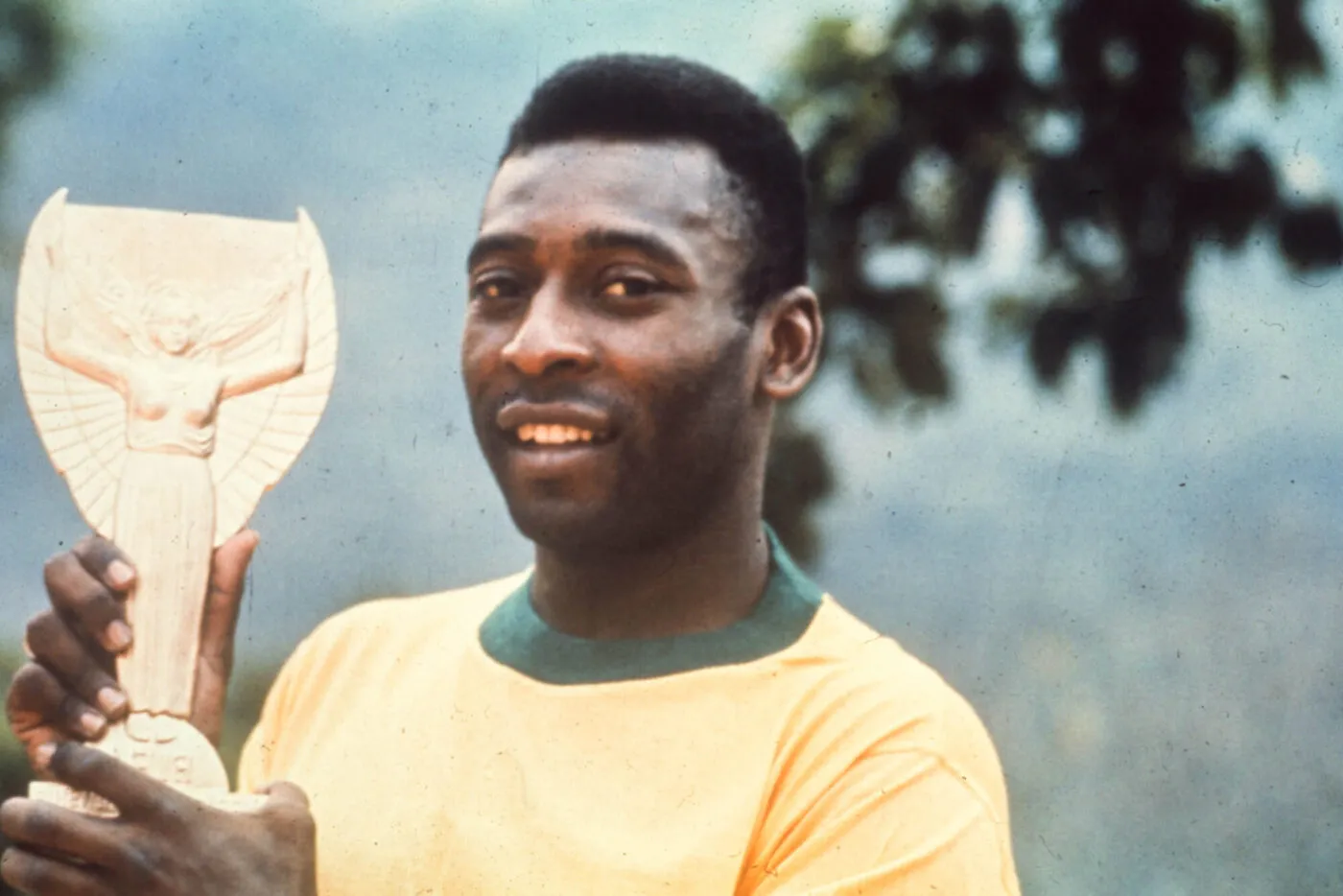 L&rsquo;incroyable histoire du maillot prémonitoire du Brésil de Pelé