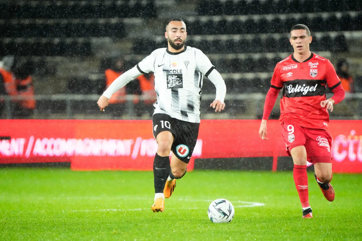 Angers champion d&rsquo;automne, Auxerre glace Laval