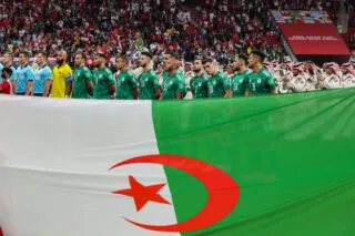 Algérie : toutes les compétitions suspendues après l’accident du bus du Mouloudia El Bayadh, qui a fait deux morts