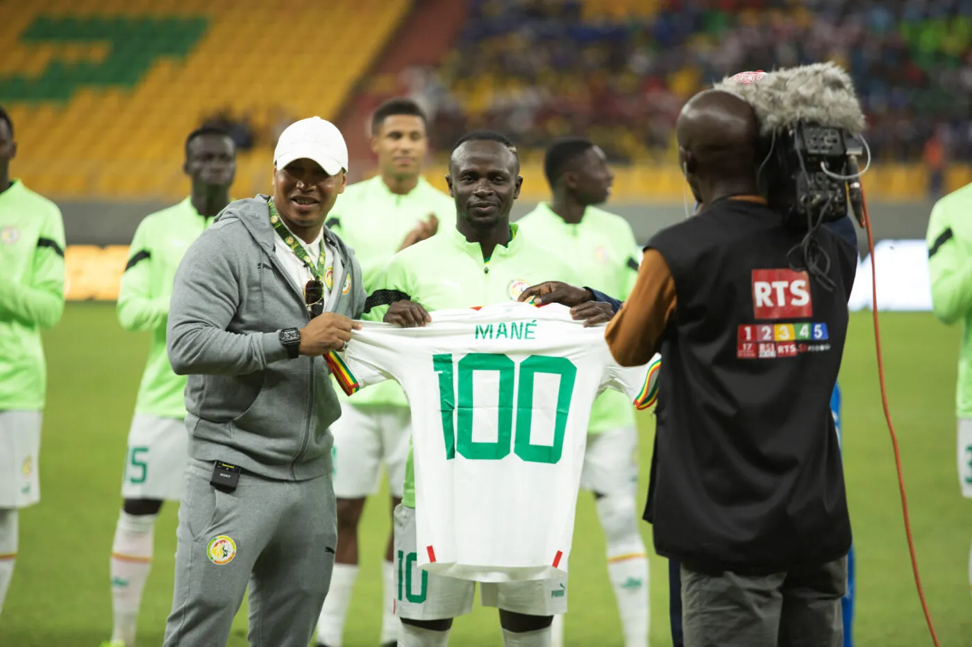 Sadio Mane of Senegal celebrates his 100th appearance with the national team during the 2026 FIFA World Cup Qualifiers between Senegal and South Sudan at Diamniadio Olympic Stadium in Diamniadio, Senegal on 18 November 2023 Sports Inc - Photo by Icon sport
