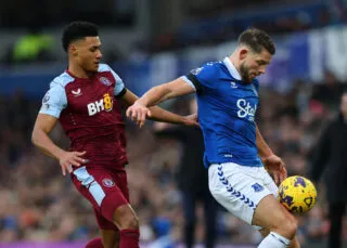 Aston Villa rate le coche à Everton