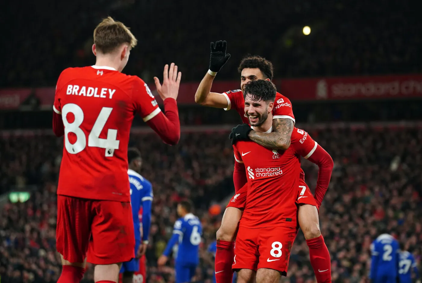 Liverpool enrhume Chelsea et reste en tête de Premier League