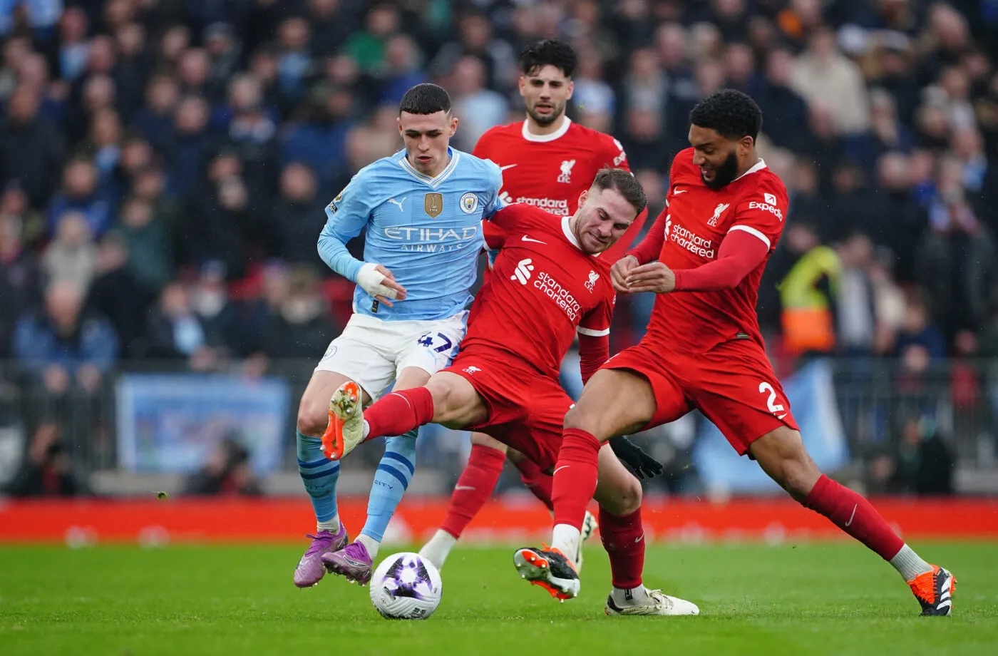 Manchester City survit à Liverpool