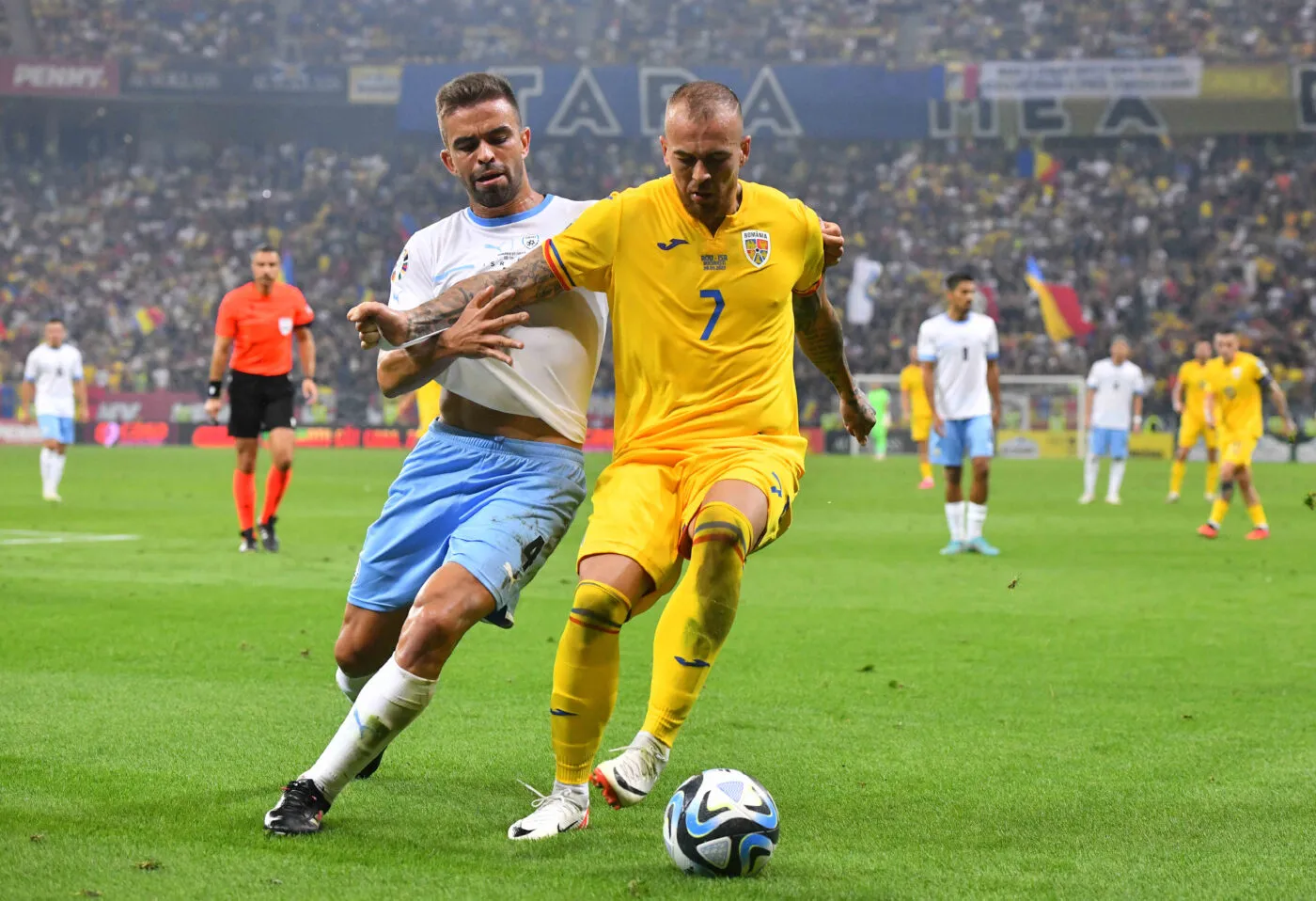 La Roumanie révèle une liste élargie de 28 joueurs