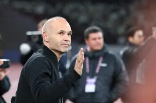 Andrés Iniesta officialise sa retraite