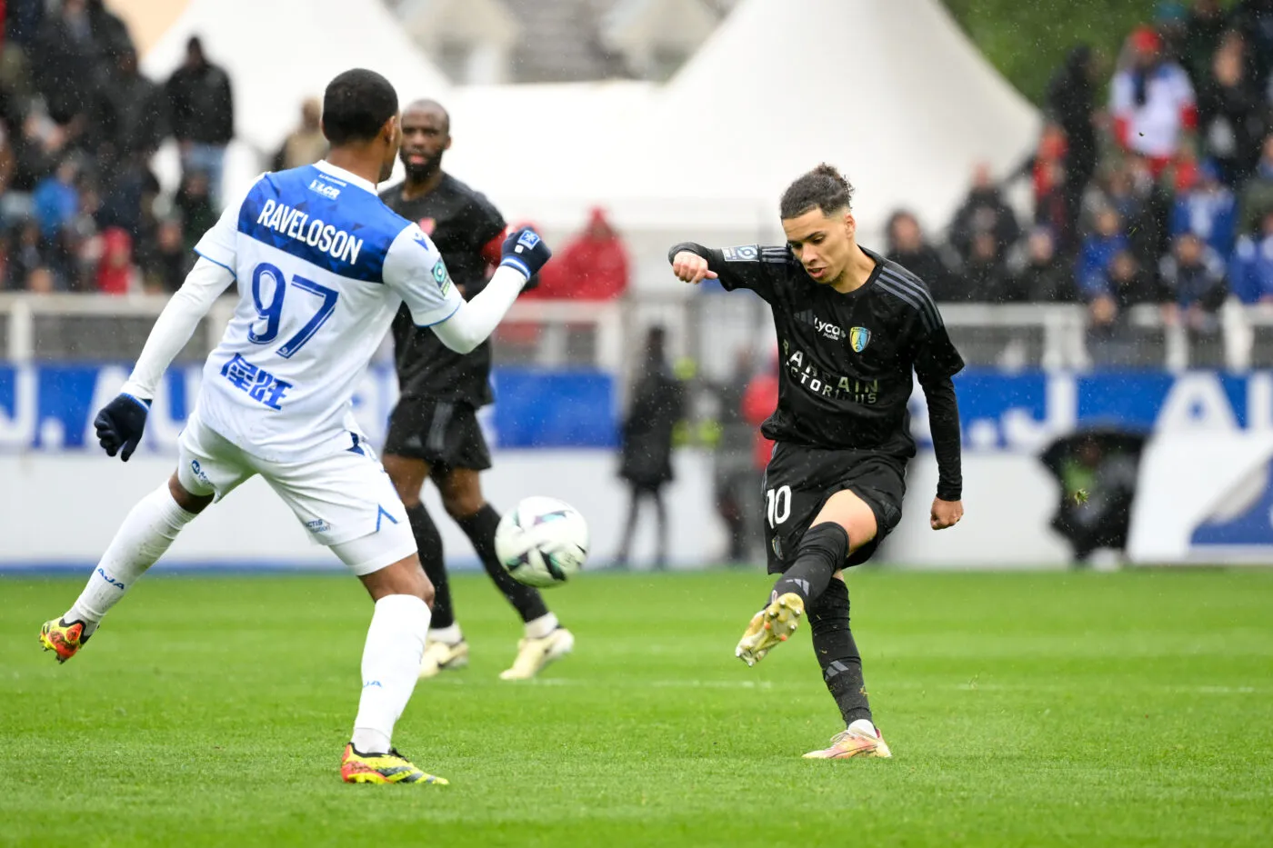 Pronostic Paris FC Metz : Analyse, cotes et prono du match de Ligue 2