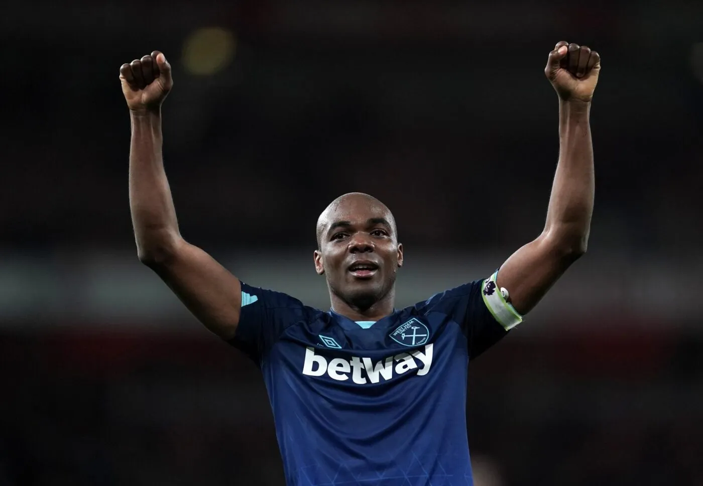 West Ham rend hommage à Angelo Ogbonna