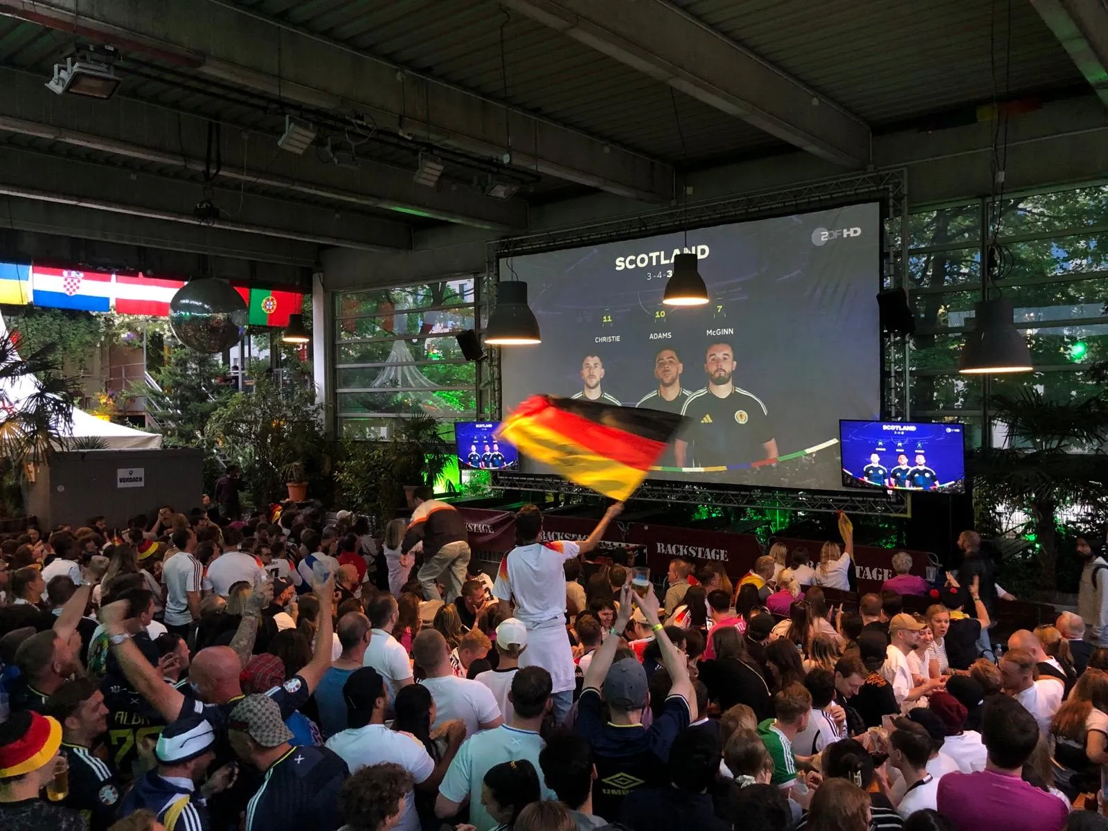 Au Backstage, à Munich, quelques heures avant le coup d’envoi d’Allemagne-Écosse. (Photo : JD)