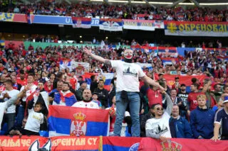 Violents affrontements entre supporters avant Serbie-Angleterre