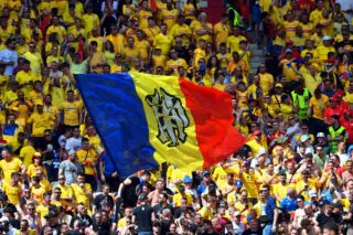 Quand les supporters roumains chantent à la gloire de Poutine