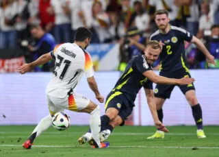 Ryan Porteous suspendu deux matchs après son expulsion contre l’Allemagne