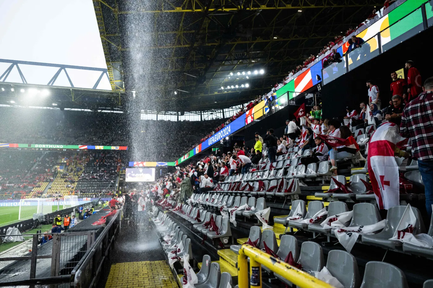 Pluies diluviennes à Dortmund avant Turquie-Géorgie