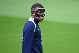 Kylian Mbappé a testé deux masques différents à l’entraînement