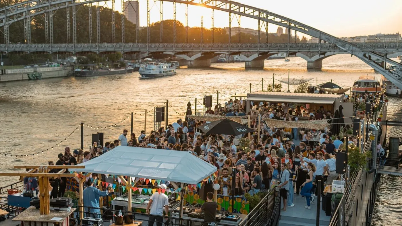 Dernières places à prendre pour la soirée So Foot devant France - Pologne !