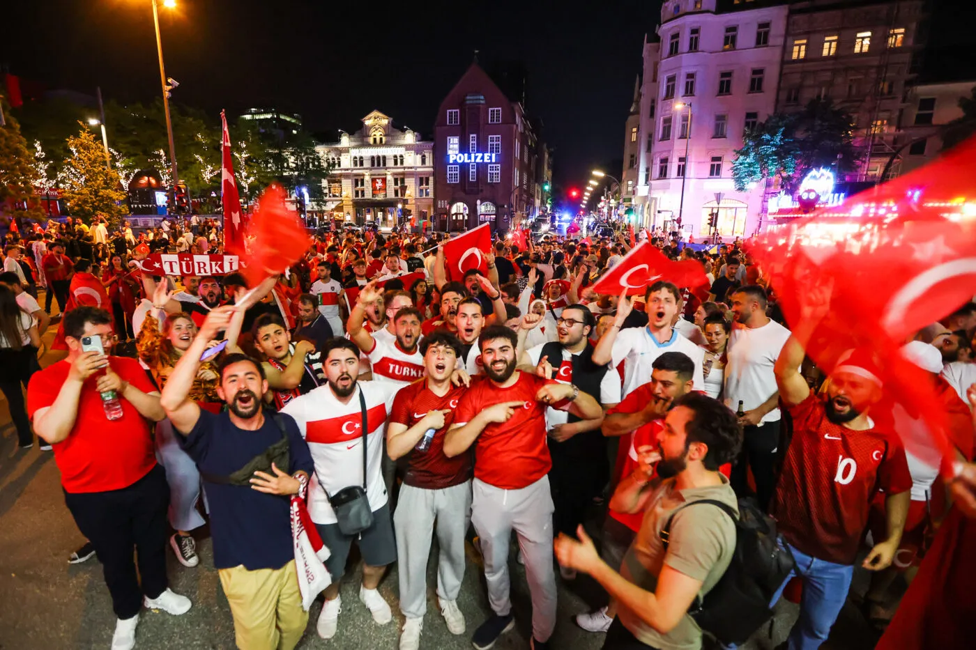 Euro des tribunes : les Turcs, Croates, Albanais et Roumains dominent les débats