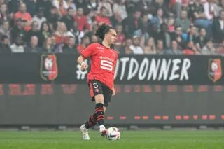 Le Stade rennais prête Arthur Theate