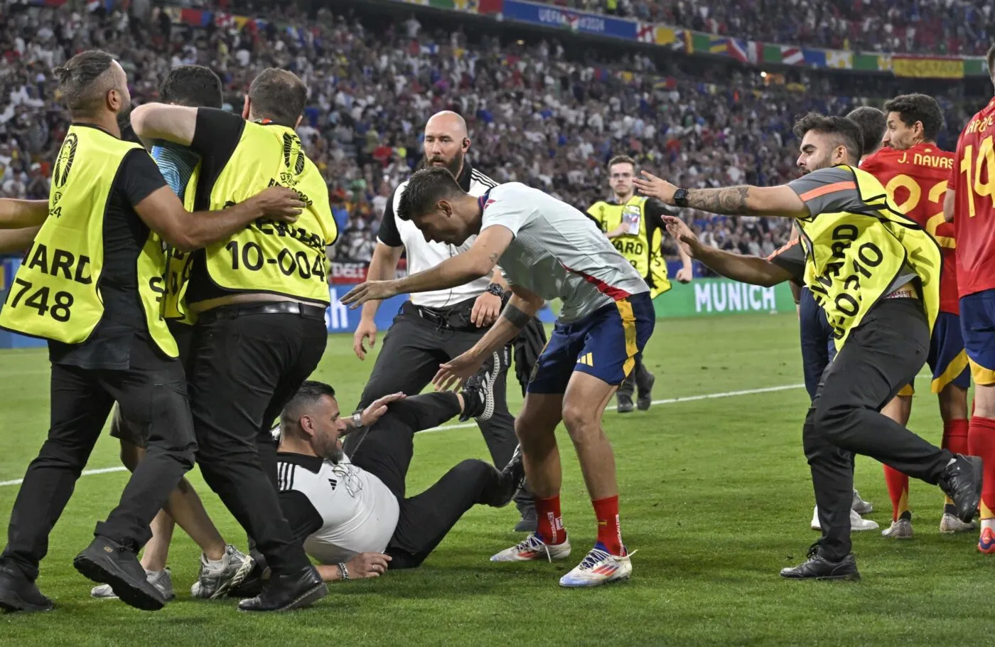 L’improbable blessure d’Álvaro Morata, blessé par un stadier après Espagne-France