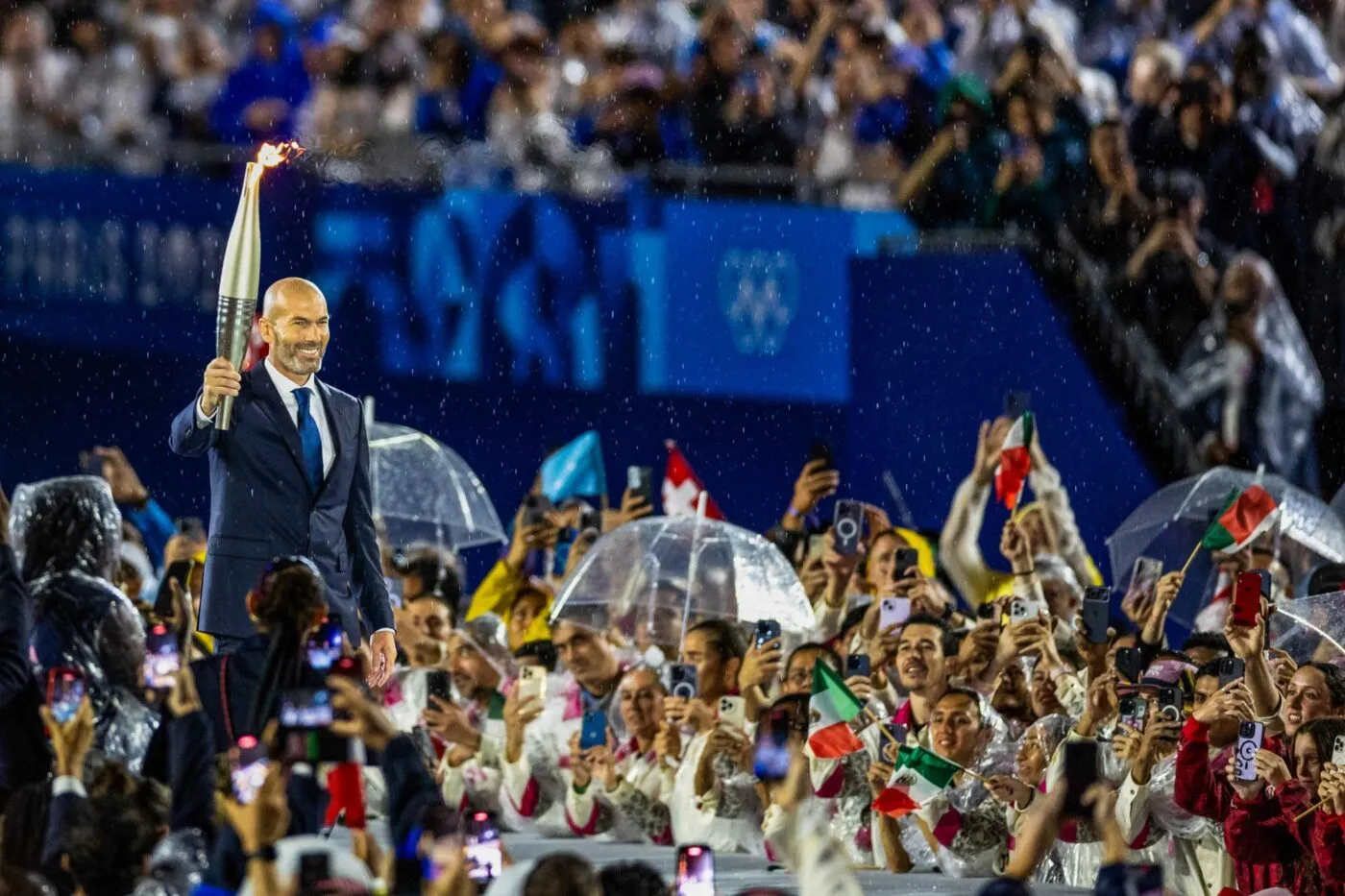 Zidane, star de la cérémonie d'ouverture des JO