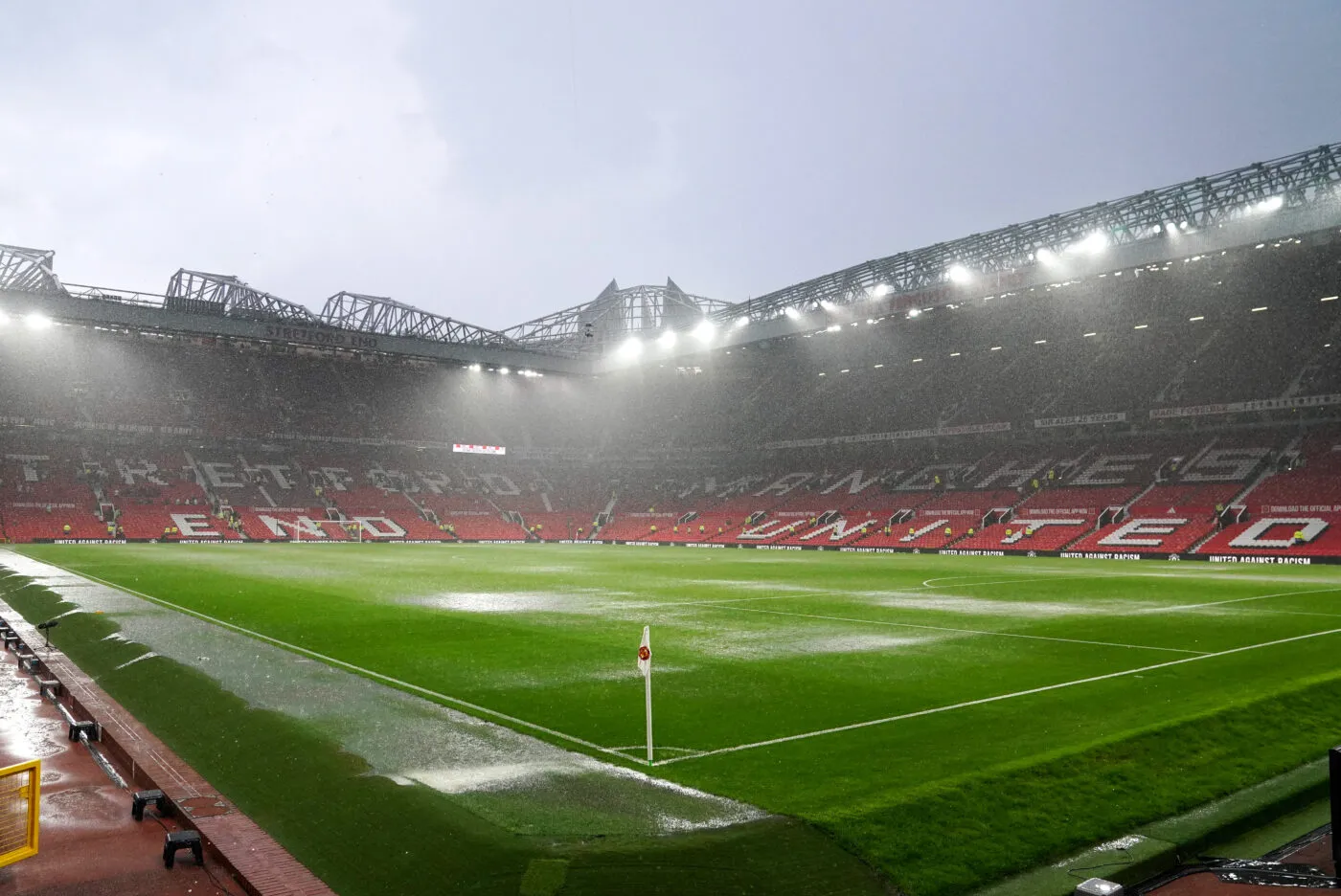 Un groupe d&rsquo;études estime qu&rsquo;il est préférable que Manchester United quitte Old Trafford