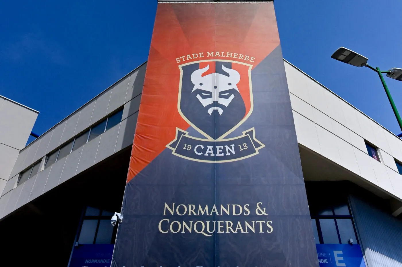 Pronostic Caen Paris FC : Analyse, cotes et prono du match de Ligue 2